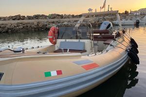 Gommone con honda 200cv