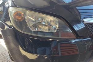 Proiettore destro MAZDA 2 del 2004