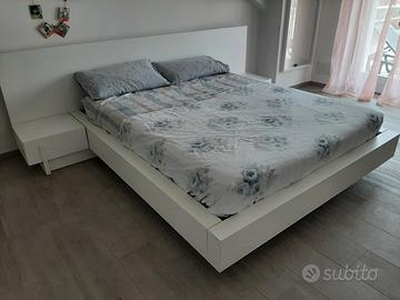 letto matrimoniale con boiserie