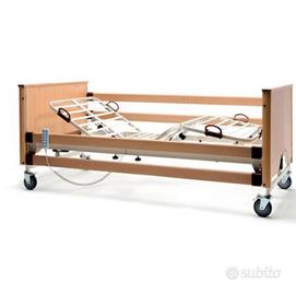 Letto elettrico con sbarre, per Azziani