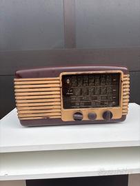 Radio vintage in bachelite Magnadyne