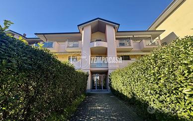 Bilivello, ultimo piano con ascensore, senza barr