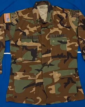 Giacca US Army Woodland BDU con patch