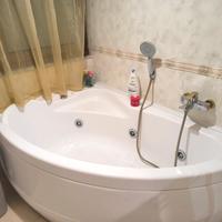 vasca da bagno con idromassaggio 