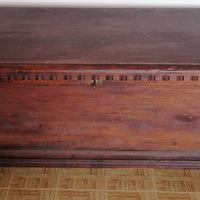 Cassapanca antica in legno massello