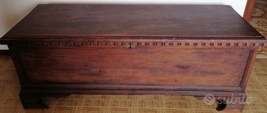 Cassapanca antica in legno massello