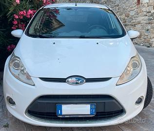 FORD Fiesta TITANIUM - 2010 NEOPATENTATI