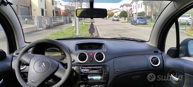 Citroen C3 auto grigia