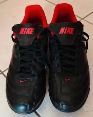Scarpe  da calcetto marca Nike  (come nuove)