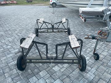 Carrello invaso con ruote barca a vela o barca