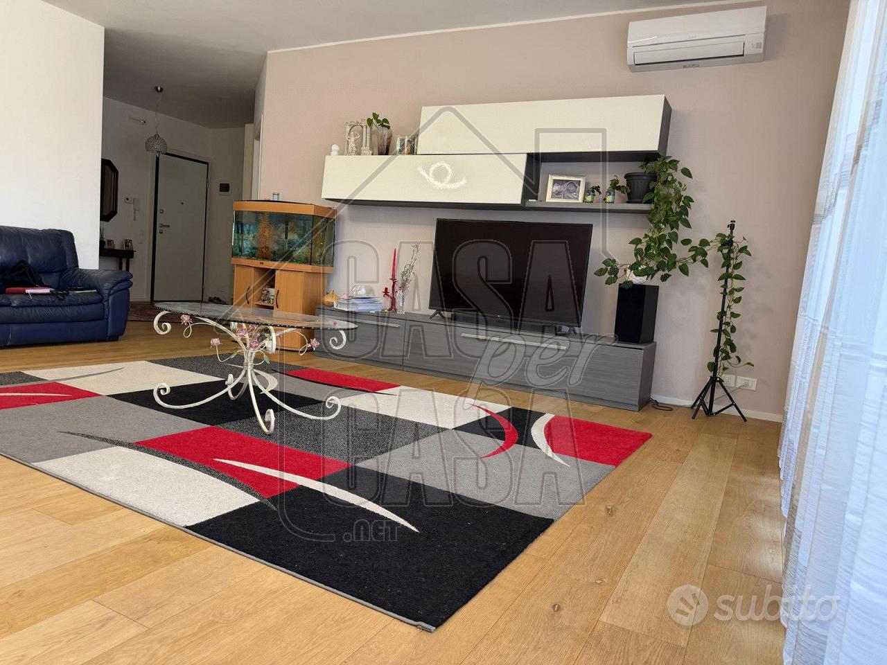 Ampio appartamento ristrutturato con 3 camere, gar - Vista 6