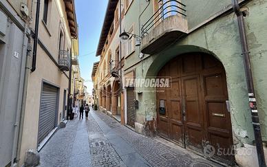 SPLENDIDO 4 LOCALI NEL CUORE DEL CENTRO STORICO DI