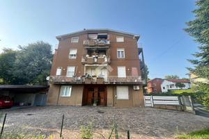3 LOCALI A CARUGO