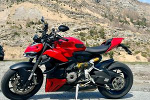 Ducati streetfighter V2