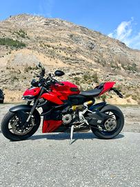 Ducati streetfighter V2