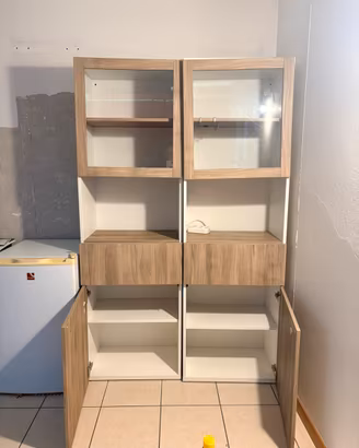 MOBILE IKEA BESTA CON VETRINETTA