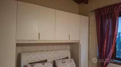 Armadio a ponte per camera da letto