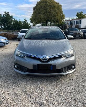 Toyota Auris 1.8 Hybrid Lounge