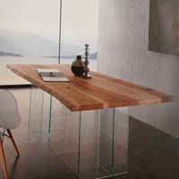 Tavolo design legno massello e vetro