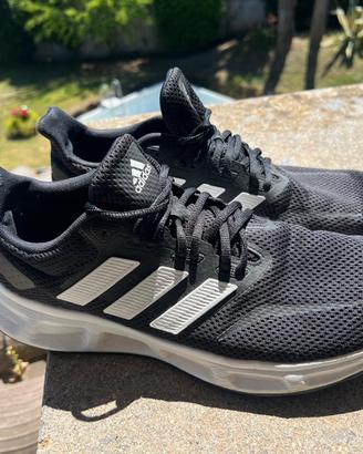 scarpa Adidas da running/tempo libero
