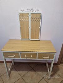 scrivania o toilette da trucco