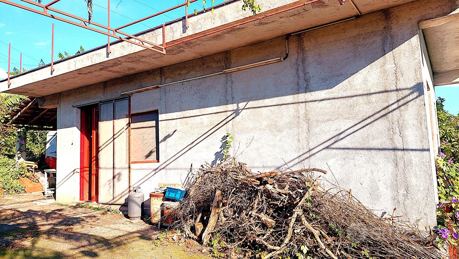 Doppia Unità Immobiliare con giardino di 5000 mq - Vista 3