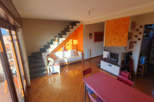 Appartamento panoramico con terrazzo, camino e box