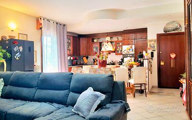 Appartamento 145 mq. 3 camere 2 bagni e garage