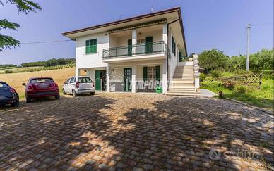 Villa Esclusiva con terreno