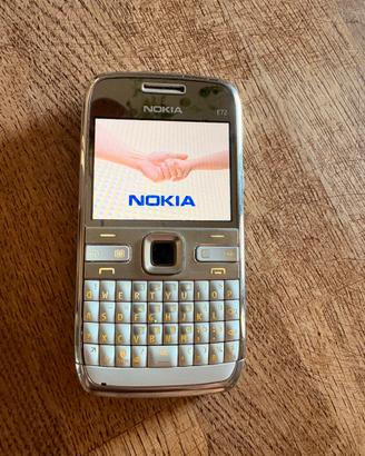 Nokia E72 l funzionante con caricatore originale