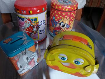 Lotto di contenitori vintage.