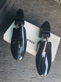 paia di tendiscarpe in legno BOSS (Hugo Boss)  