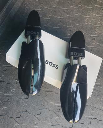 paia di tendiscarpe in legno BOSS (Hugo Boss)  