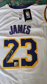 Maglia Lakers Lebron James autografata con COA