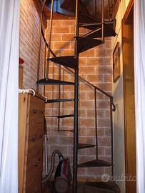 scala a chiocciola in ferro