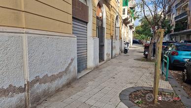 Zona Via Garibaldi, locale commerciale rif.