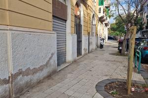 Zona Via Garibaldi, locale commerciale rif.