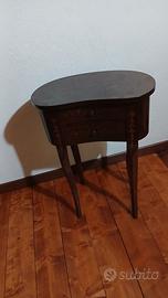 Antico comodino fagiolo