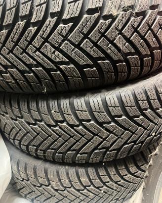 Pneumatici invernali Nokian Weatherproof 185/65R15
