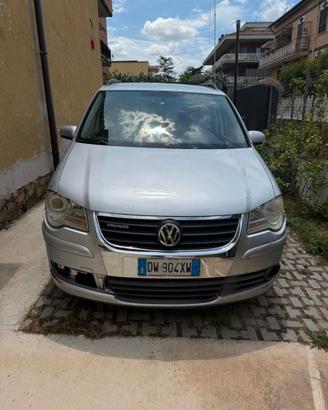 VW TOURAN 1.9 TDI ECO BLUEMOTION