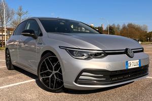 Volkswagen Golf 8 2.0 tdi style