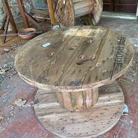 Quattro bobine in legno per cavi D cm 100 H cm 65