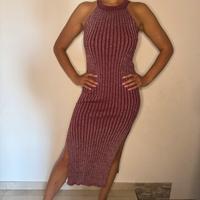 Vestito da donna elegante bordeaux