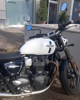 triumph street twin 900