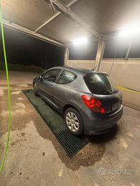 Peugeot 207 - 1.4 benzina