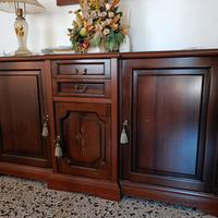   credenza e cristaglliera