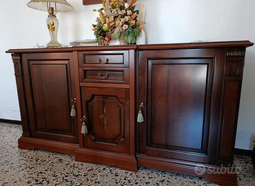   credenza e cristaglliera