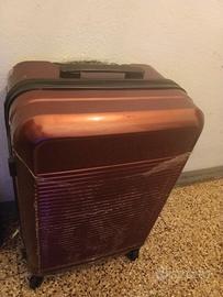 3 trolley uguali misura media nuovi