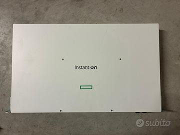 Switch Aruba HP JL684B - 24porte PoE