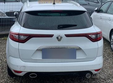 Renault Megane 4 Sporter Blue dCi 115cv EDC (2020)